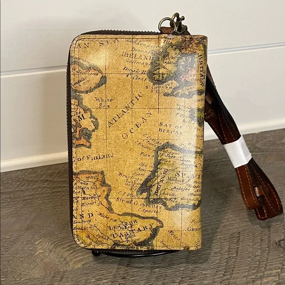 NWOT Patricia Nash Farleigh Leather Phone Crossbody Wallet - European Map - RFDI - Picture 3 of 12